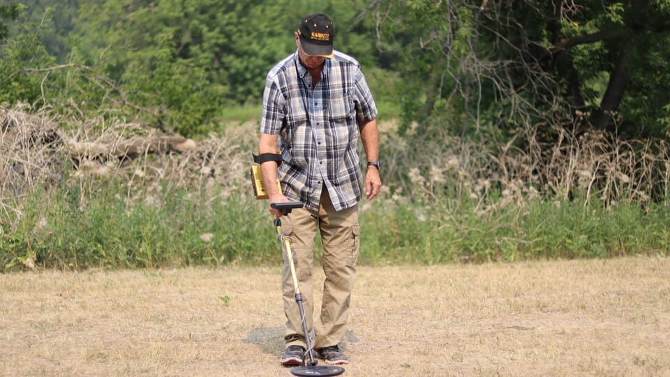 manitoba-histoire-metal-detecteur-pieces-insolite Rndy Gerylo metal detecting